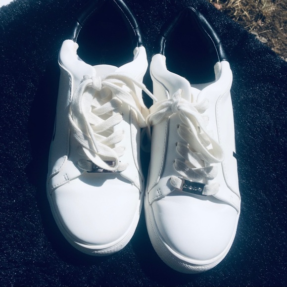 Bebe women’s sneakers. Size 7. - Picture 3 of 9